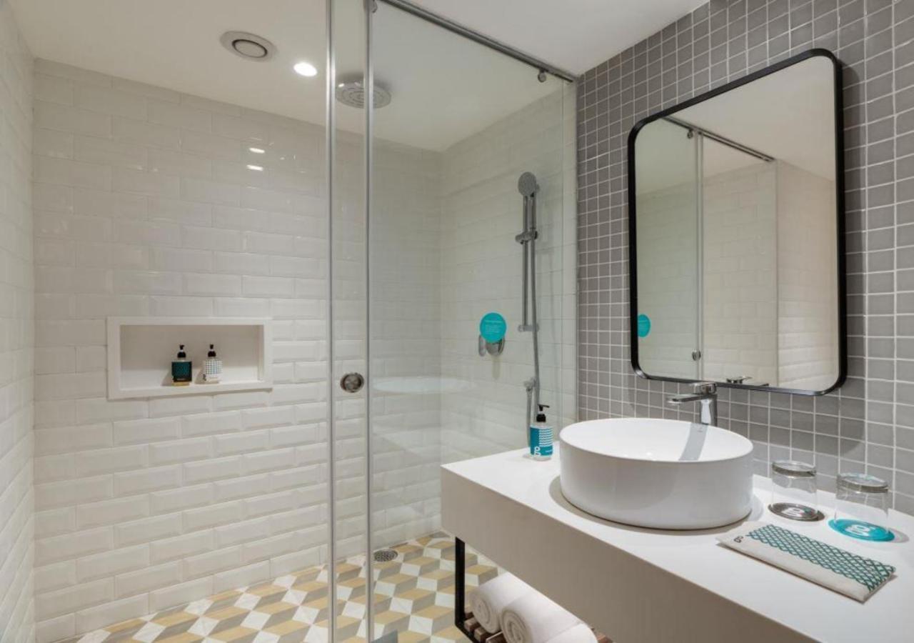 The Atlantes Suite Near Delhi Airport New Delhi Exterior photo